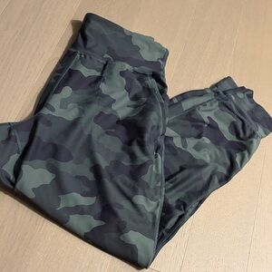Camouflage high rise joggers